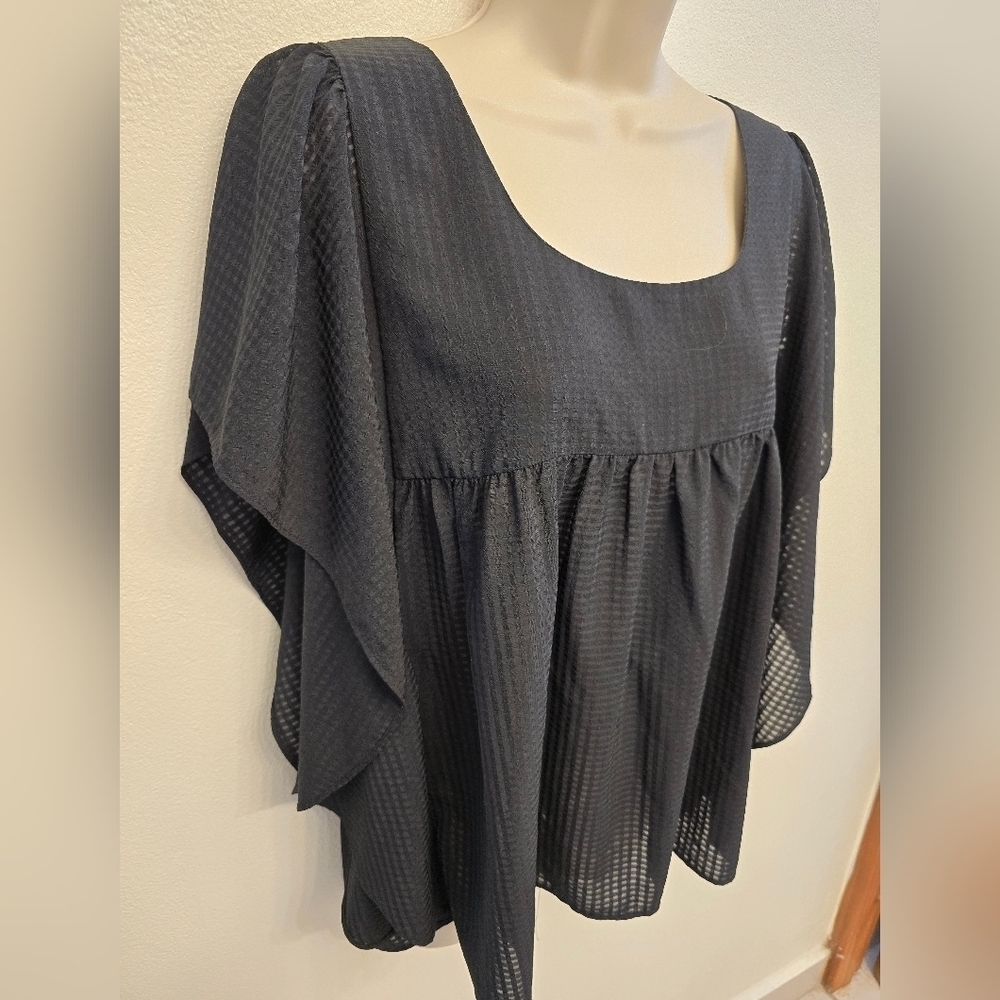Euc Who What Wear Butterfly Sleeve Blouse — image 3 of 5
